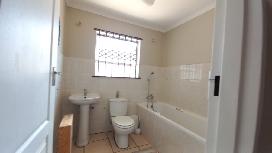 To Let 3 Bedroom Property for Rent in Mandela View Free State